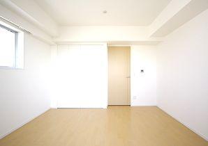 リビング／※現況が異なる場合は現況を優先いたします。