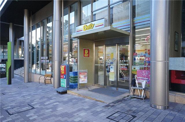 デイリーヤマザキ　六本木３丁目店 (136m)