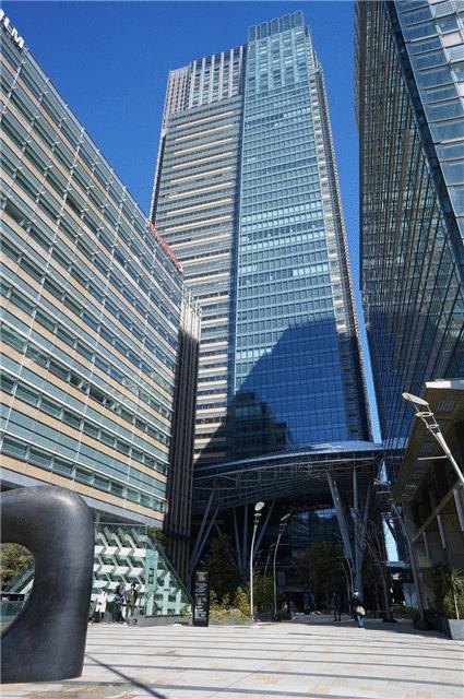 東京ミッドタウン (732m)