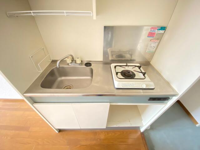 キッチン／※同タイプの別部屋の写真です。