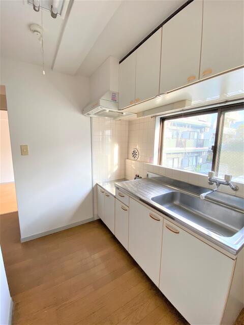 キッチン／広々キッチンは２口コンロ設置可能