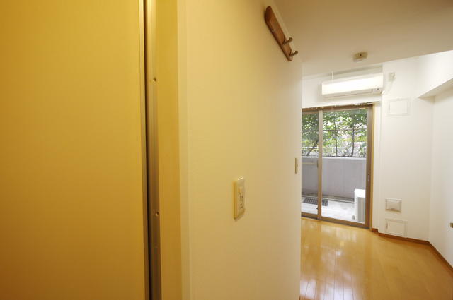 同マンション別部屋の室内写真