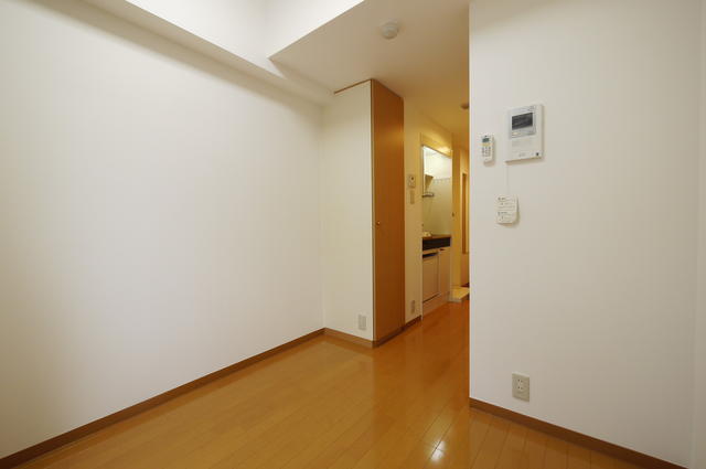 同マンション別部屋の室内写真