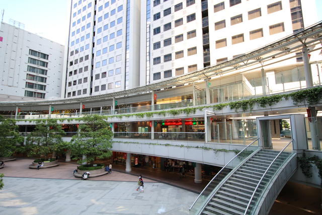 オーバルガーデン (164m)