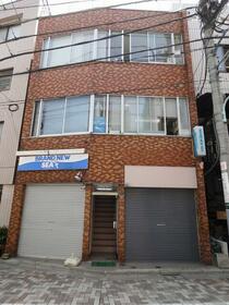 情報提供会社