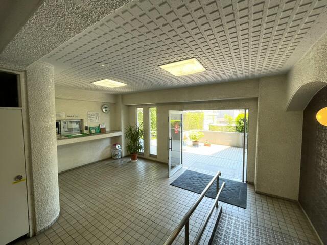 エントランスホール