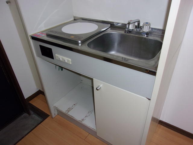 キッチン／ＩＨコンロ１口のキッチン下部には収納あります。