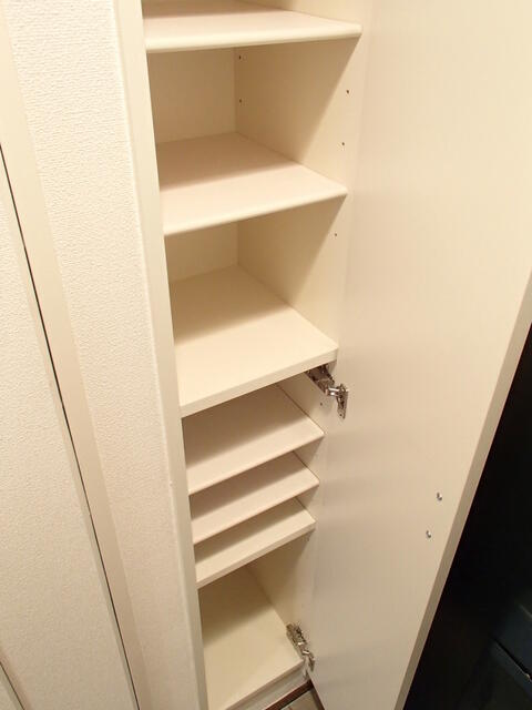 玄関／トールタイプのシューズボックスです♪