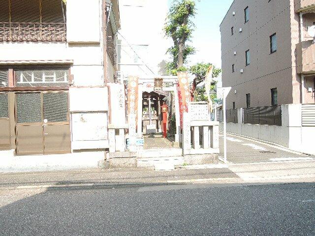 水神稲荷神社 (493m)