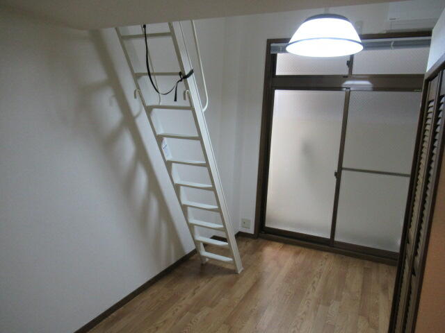 リビング以外の居室／★クロス・ＣＦ貼替済みで綺麗なお部屋です
