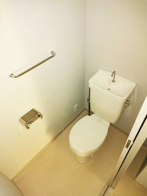 トイレ／同タイプ他室の写真です