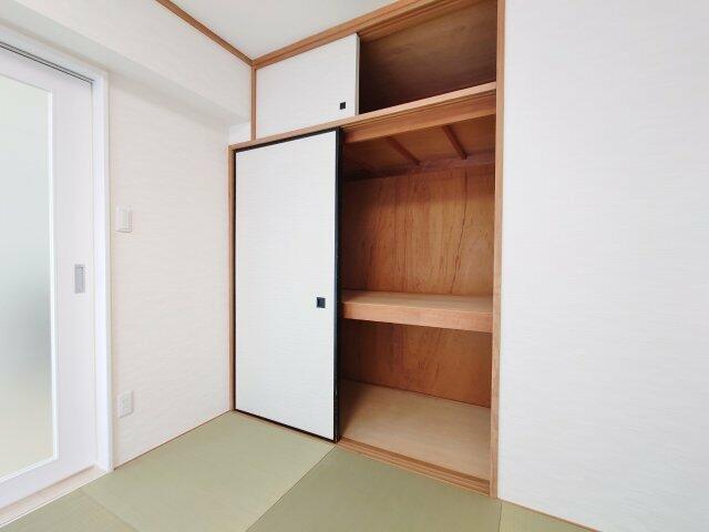 収納／大型収納付の押入れです。やっぱり和室は布団で寝たい、収納がた