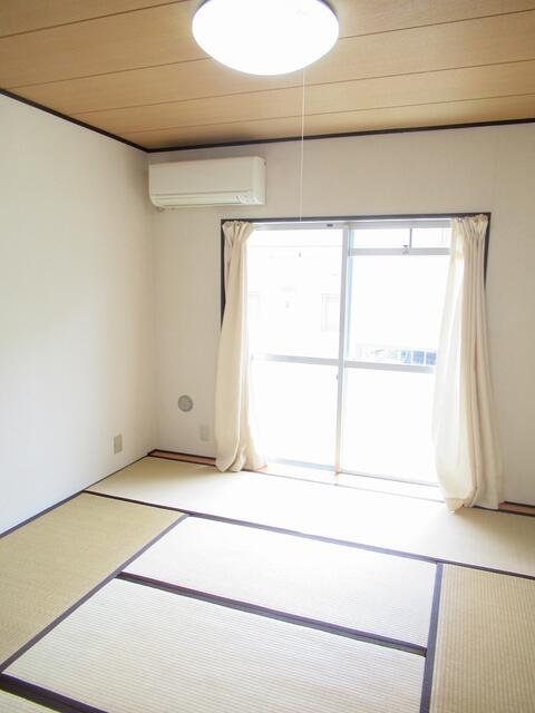 他の号室の写真を使用しております。