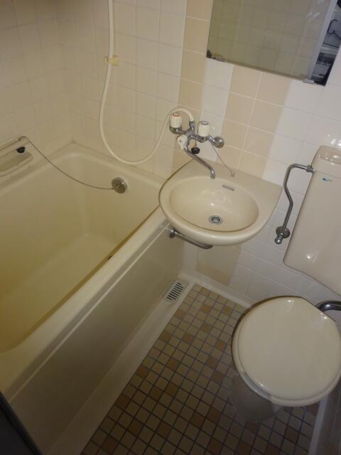 他の部屋の写真を使用しております