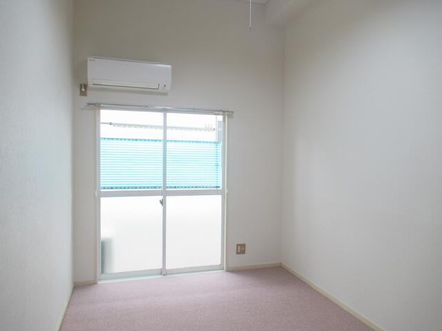 他の部屋の写真を使用しています。