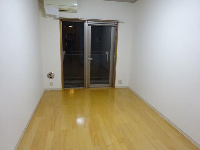 他の部屋の写真を使用しています。