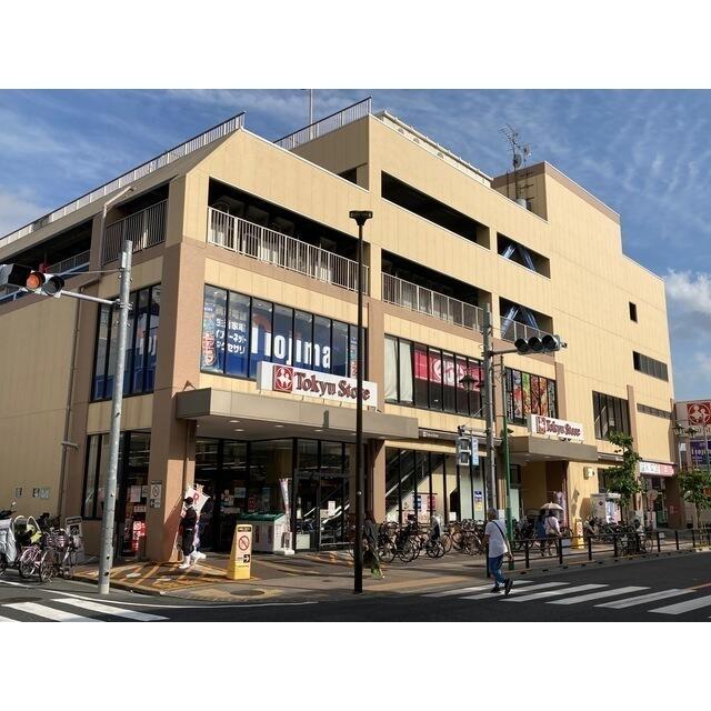 東急ストア (126m)