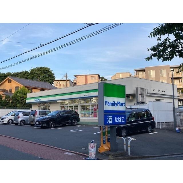 ファミリーマート (250m)