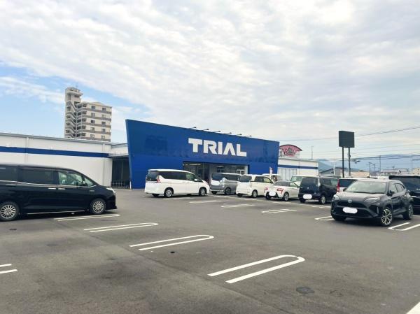 スーパーセンタートライアル　坂ノ市店 (925m)