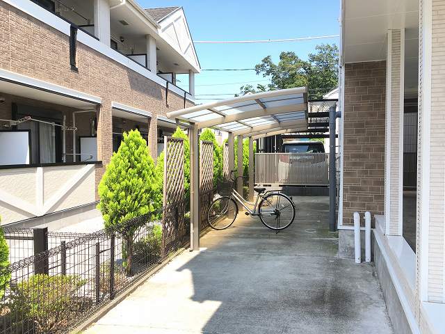 共用部（その他）／屋根付き駐輪場　雨の日でも安心です