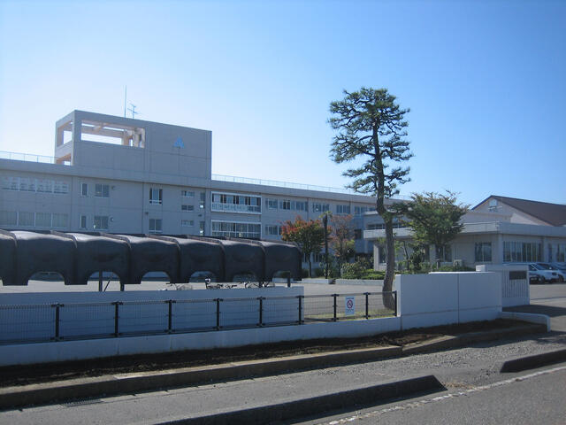 鏡が沖中学校 (1,020m)