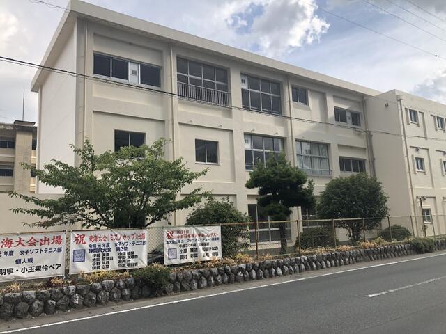 北浜中学校 (1,700m)
