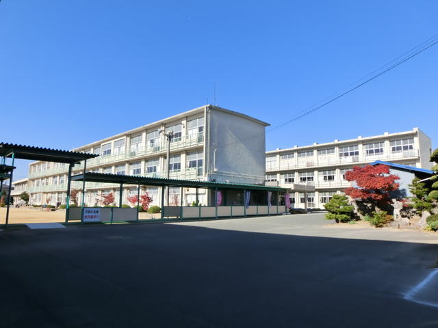 浜松市立赤佐小学校 (1,132m)