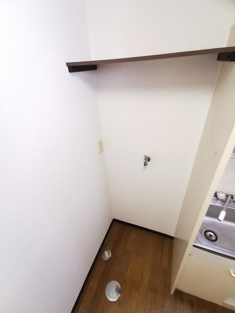 洗面台・洗面所／室内洗濯機置場。上部棚付き！