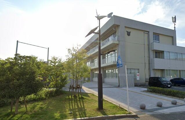 浜松市立北部中学校 (590m)