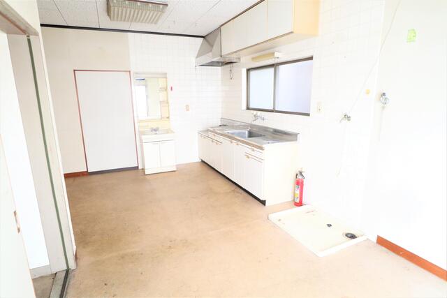 リビング以外の居室／２階は住居や事務所、マッサージや整体などに利用できます