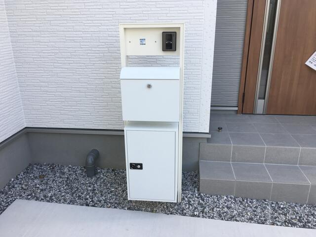【他現場例】大きいサイズの宅配ボックス付きです♪