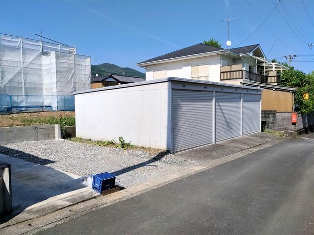 ガレージ付き駐車場３台分／撮影日2022-05-04