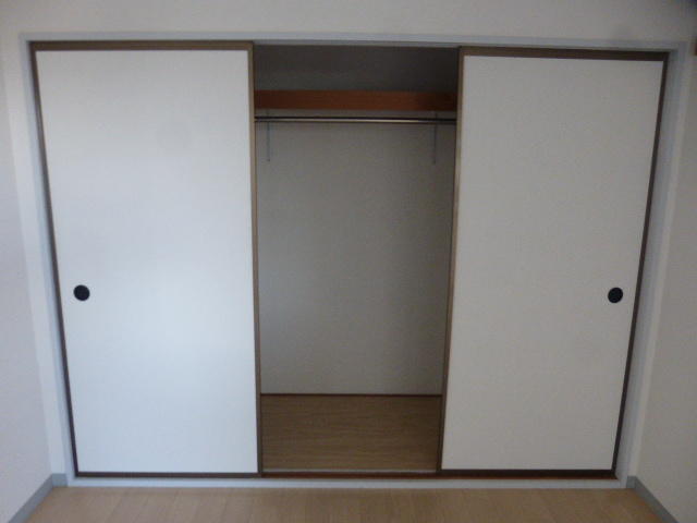 収納／南洋間南側に窓あり