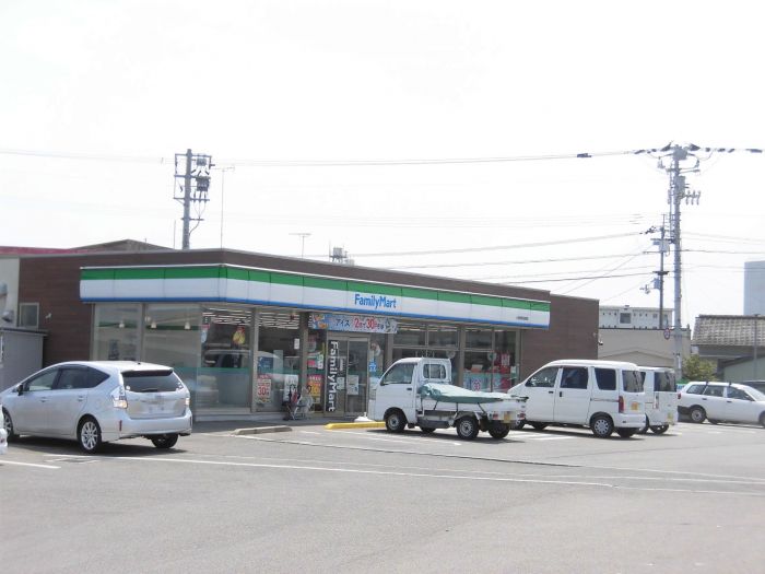 ファミリーマート小松島和田島店 (1,100m)