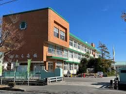 若楠小学校 (970m)