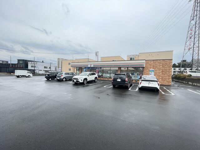 セブンイレブン札幌平和通１４丁目店 (479m)