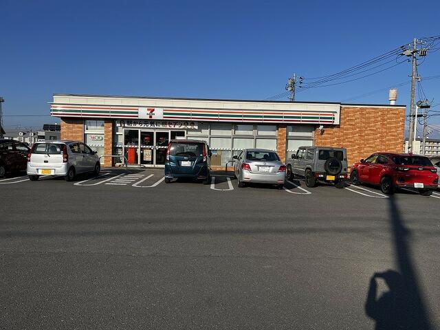 セブンイレブン千歳新富店 (498m)