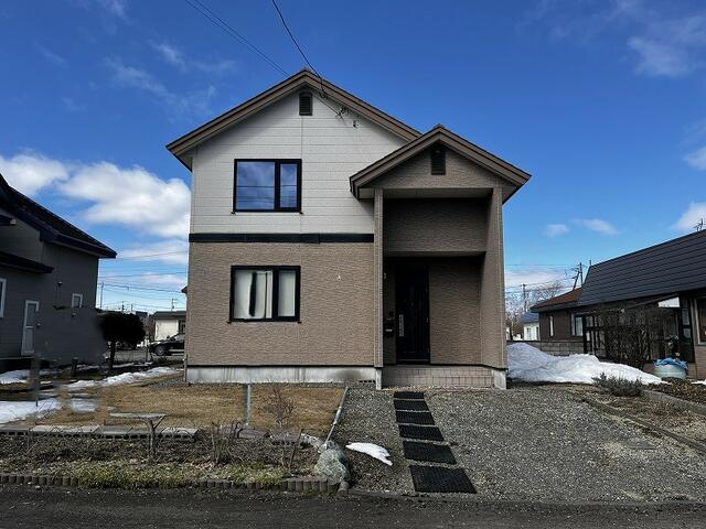 北海道千歳市の一戸建て | 2600万円 | 4LDK | 269.98m² | Akiyama house finder
