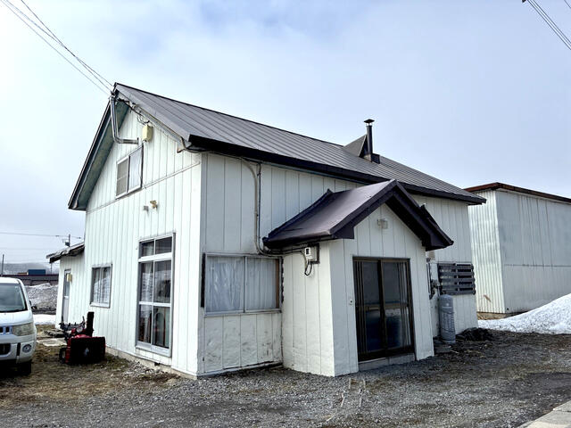 北海道虻田郡京極町の一戸建て | 1300万円 | 4LDK | 330.74m² | Akiyama house finder