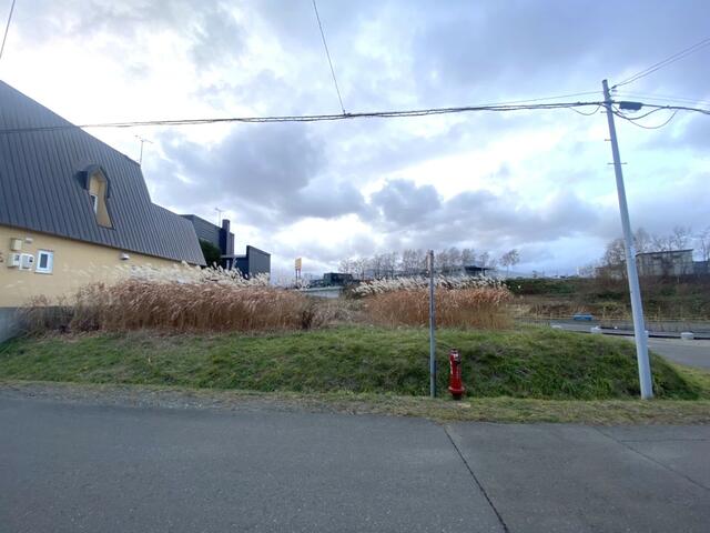 現地土地／全体写真　西向き