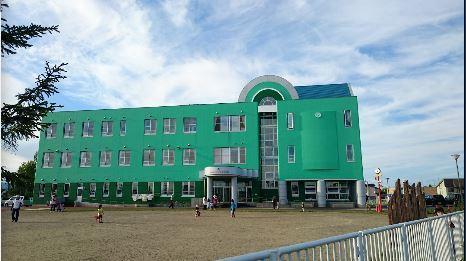 美唄市立ピパの子保育園 (1,000m)