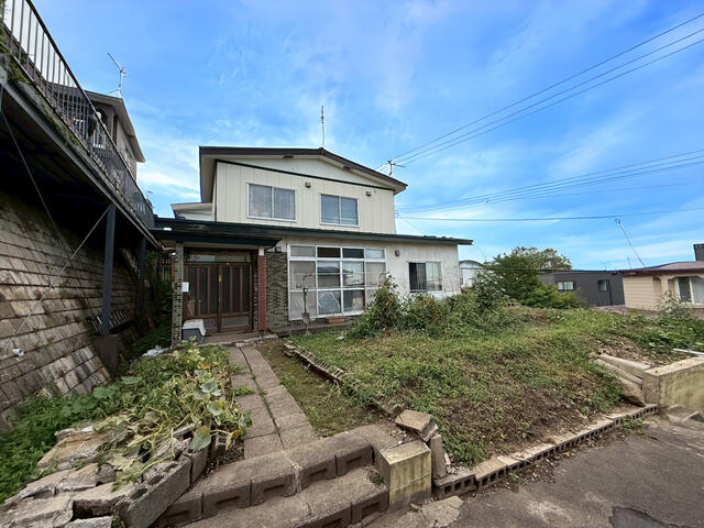北海道室蘭市の一戸建て | 355万円 | 4LDK | 189.82m² | Akiyama house finder