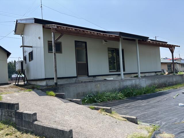 detached 青森県上北郡七戸町字天神林 地図を見る