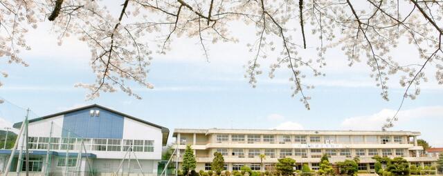 階上町立階上中学校 (1,344m)