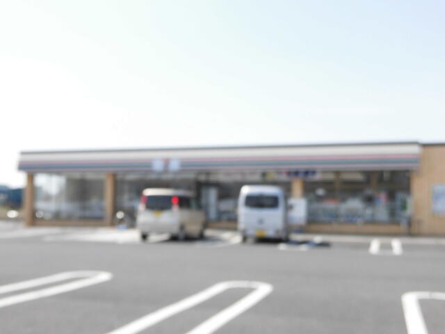 セブンイレブン (500m)
