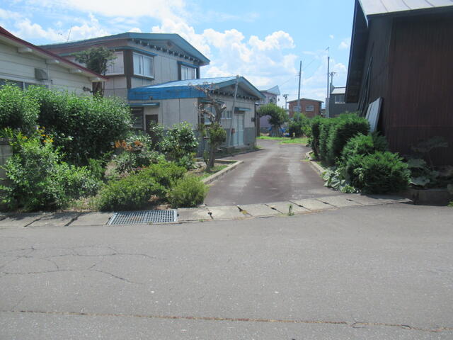 detached 青森県平川市李平下安原 地図を見る