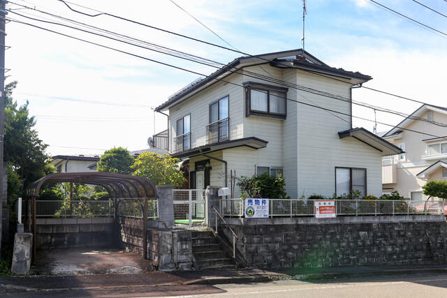 現地（外観）／現地写真。現在空家になっております。