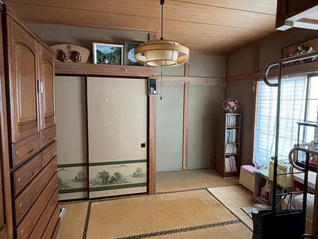 リビング以外の居室／１階　和室７帖