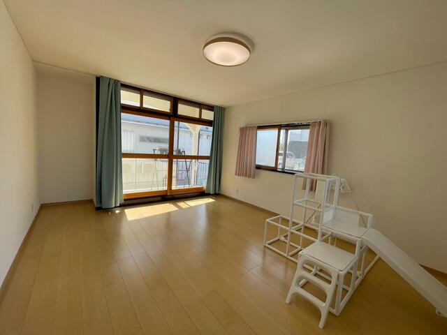 リビング以外の居室／客間として、お子様のお昼寝スペースとしてお使いいただけます♪