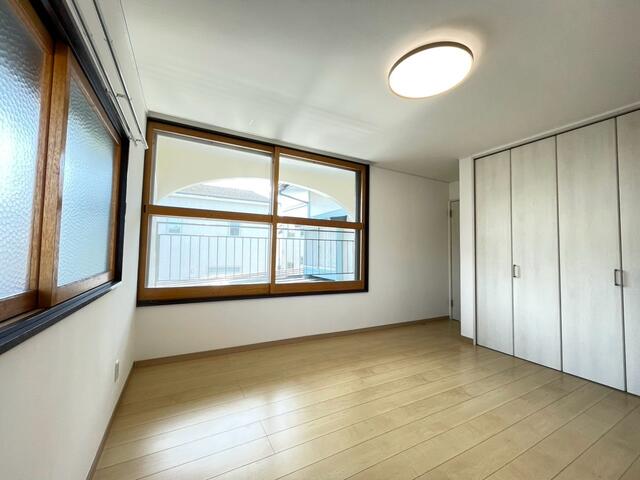 リビング以外の居室／広々とした空間で、よりご家族が寛げるスペースとなっています。